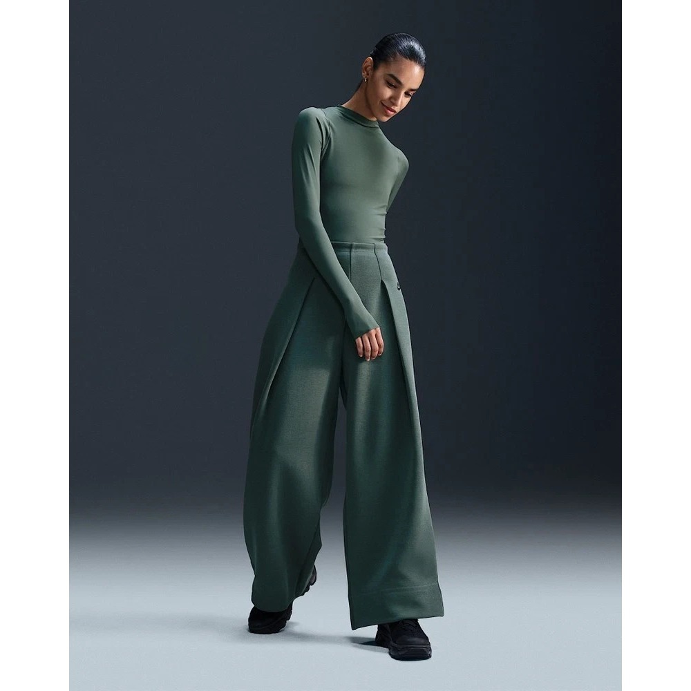 Nike Tech Fleece High Waisted Pleated Pants Womens Medium Green FV8052 390 $140